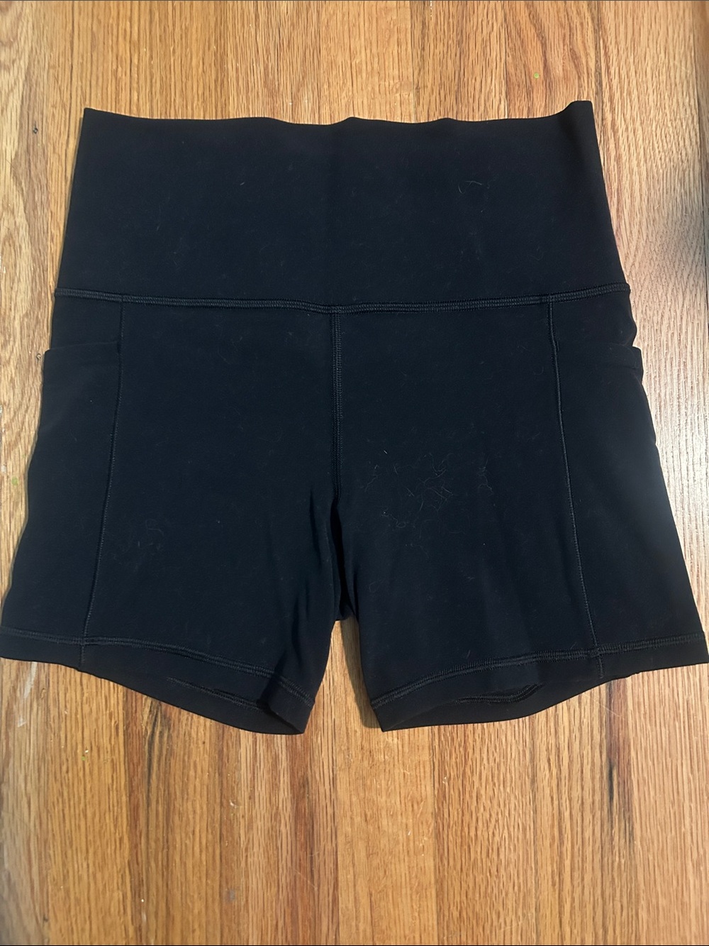 Athleta Salutation Stash Pocket 5” Shorts